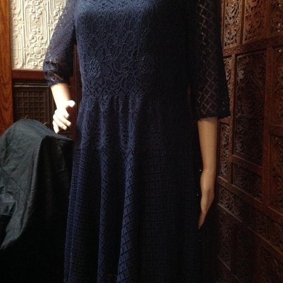 Tahari navy blue lace dress NWOT size 10P - Picture 8 of 8